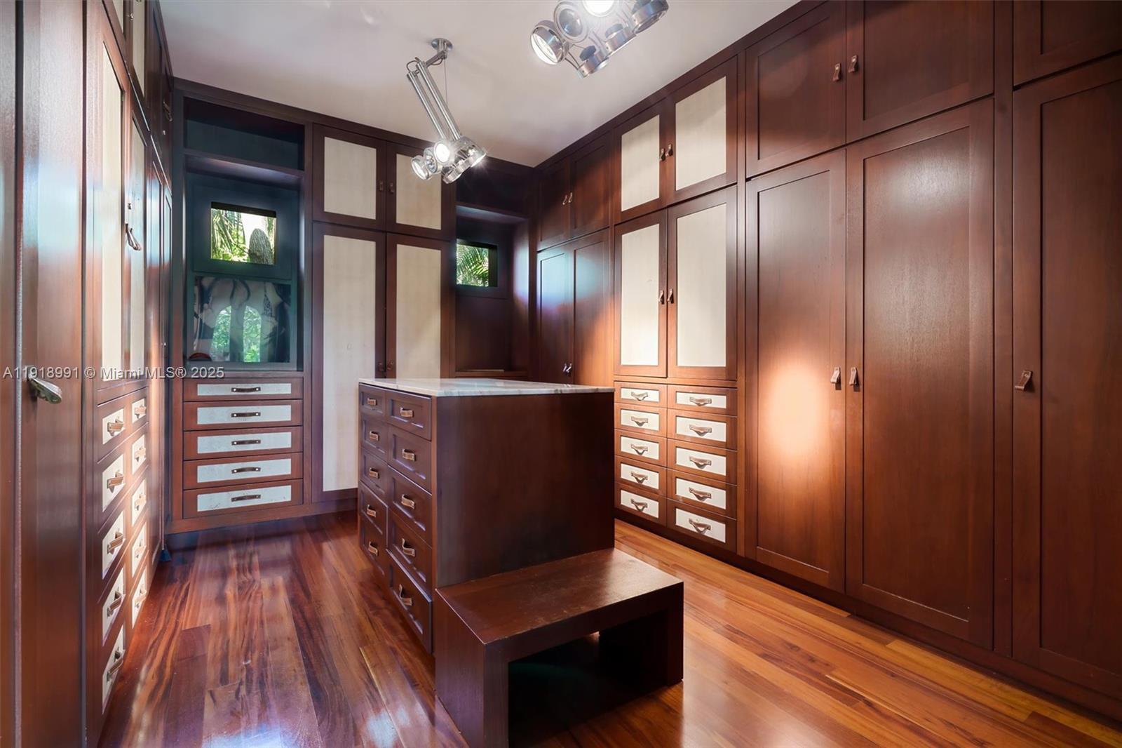 16 Palm Ave Miami Beach, FL 33139