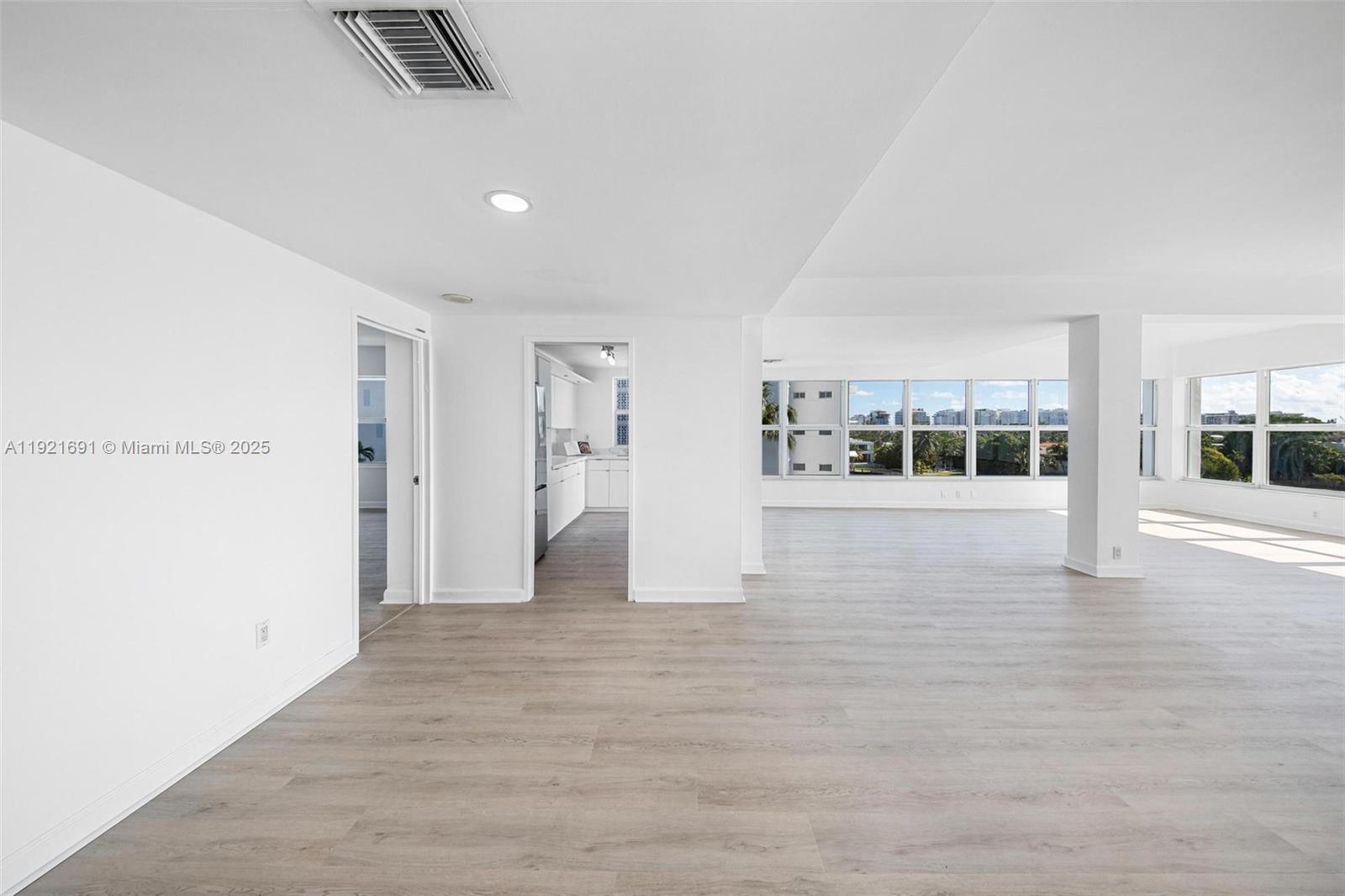 9100 W Bay Hbr Dr #5A Bay Harbor Islands, FL 33154