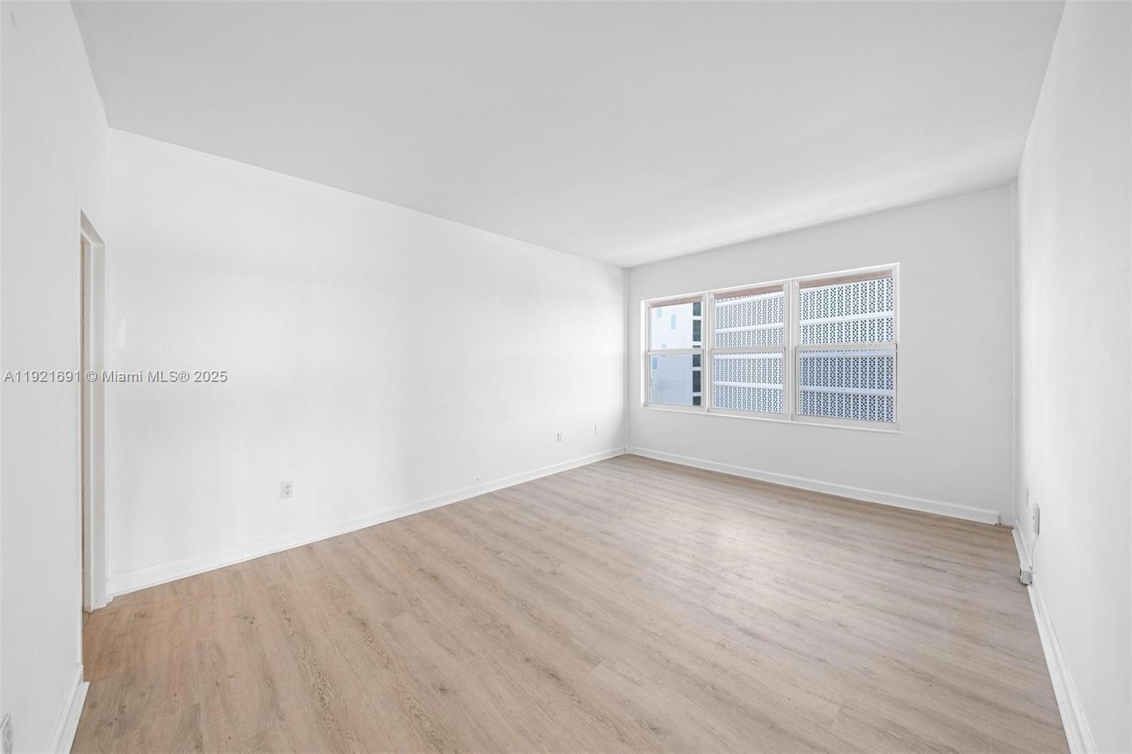 9100 W Bay Hbr Dr #5A Bay Harbor Islands, FL 33154