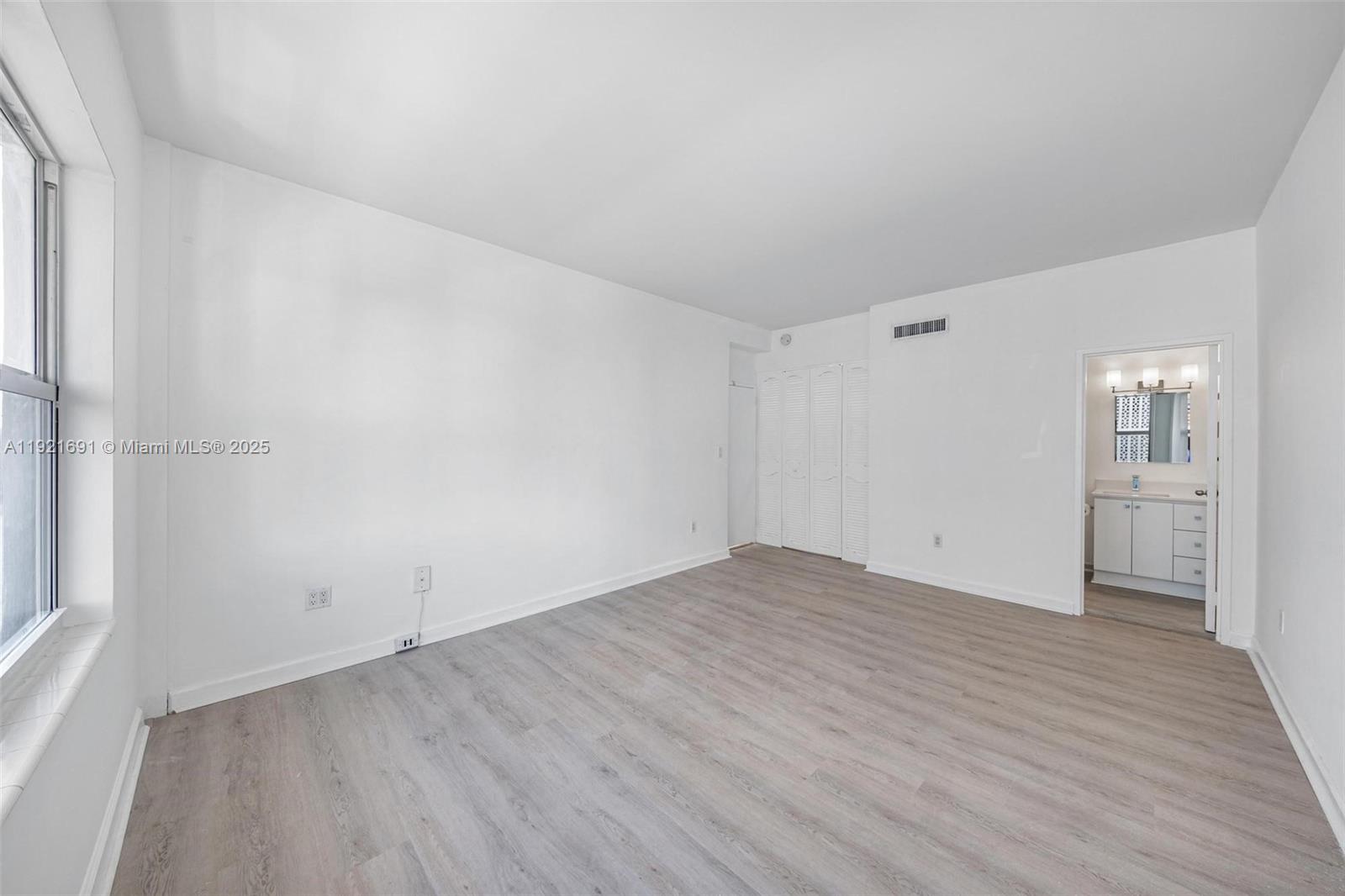 9100 W Bay Hbr Dr #5A Bay Harbor Islands, FL 33154