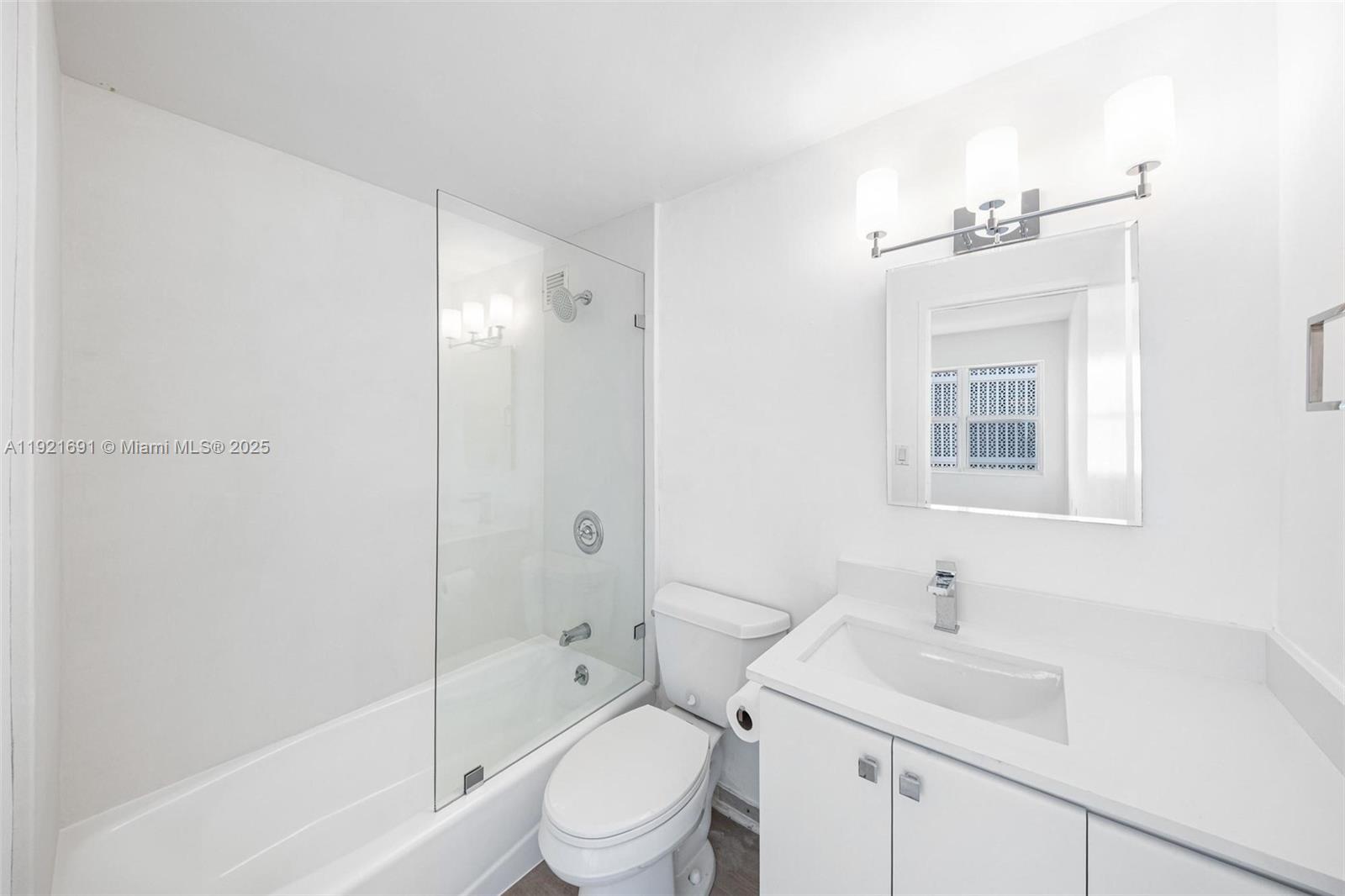 9100 W Bay Hbr Dr #5A Bay Harbor Islands, FL 33154