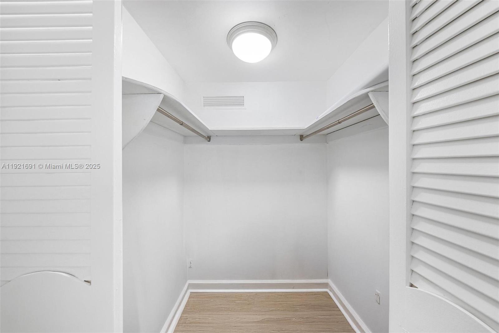 9100 W Bay Hbr Dr #5A Bay Harbor Islands, FL 33154