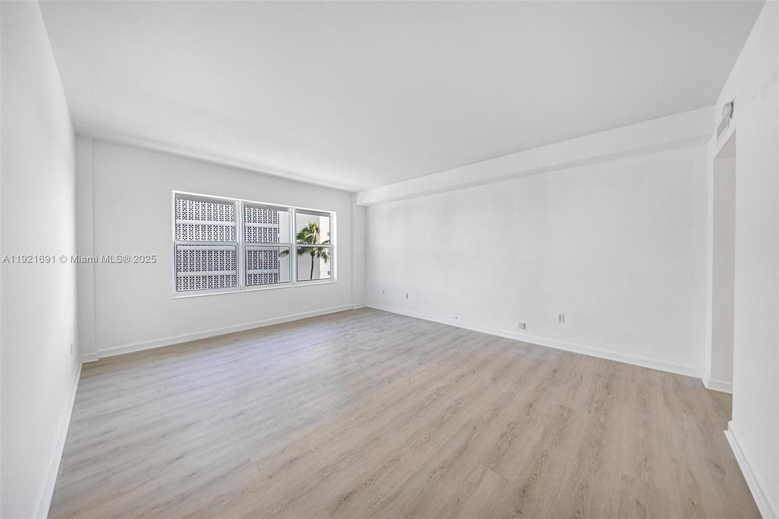 9100 W Bay Hbr Dr #5A Bay Harbor Islands, FL 33154