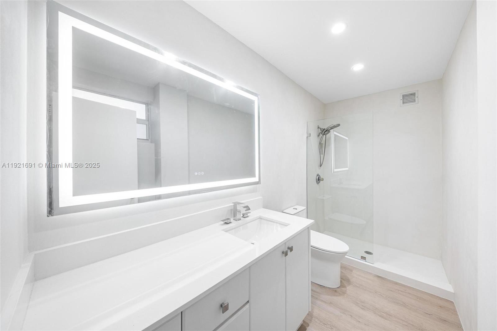 9100 W Bay Hbr Dr #5A Bay Harbor Islands, FL 33154