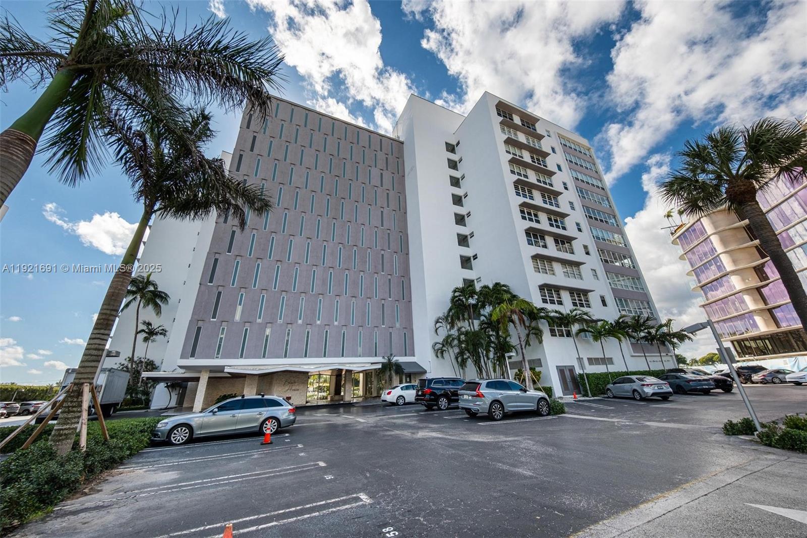 9100 W Bay Hbr Dr #5A Bay Harbor Islands, FL 33154