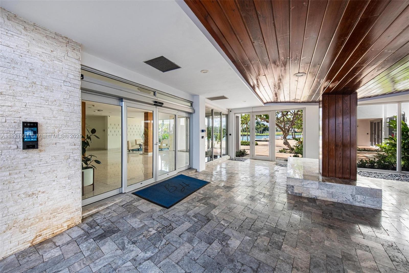 9100 W Bay Hbr Dr #5A Bay Harbor Islands, FL 33154