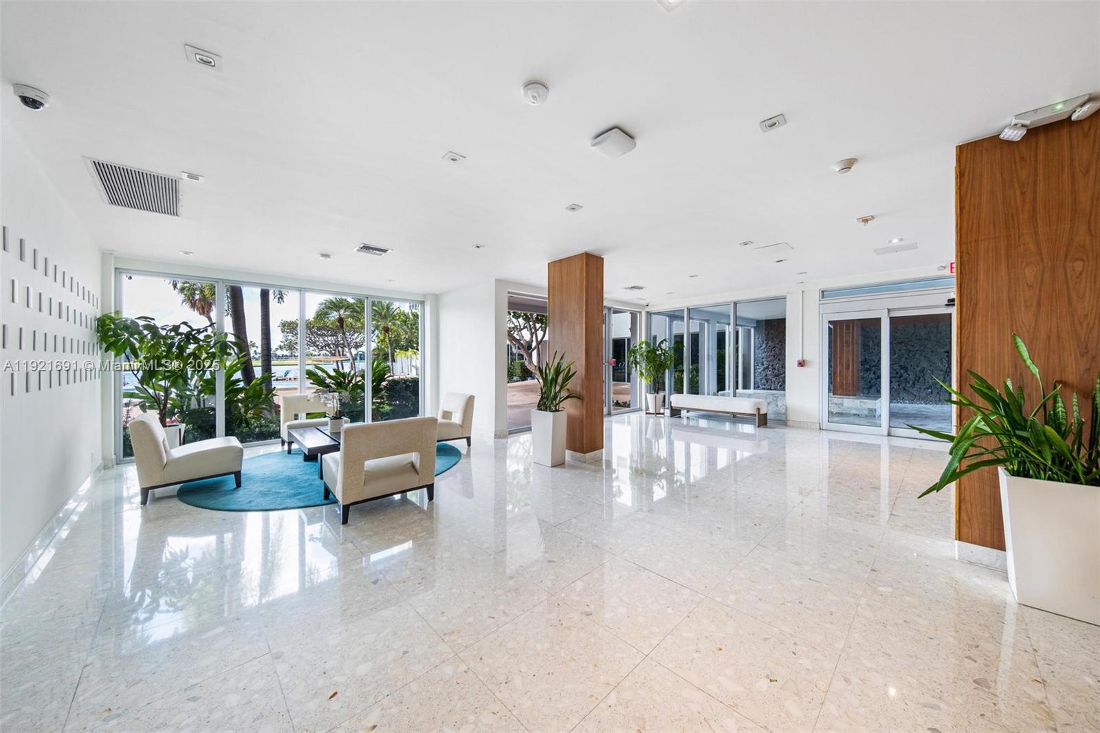 9100 W Bay Hbr Dr #5A Bay Harbor Islands, FL 33154