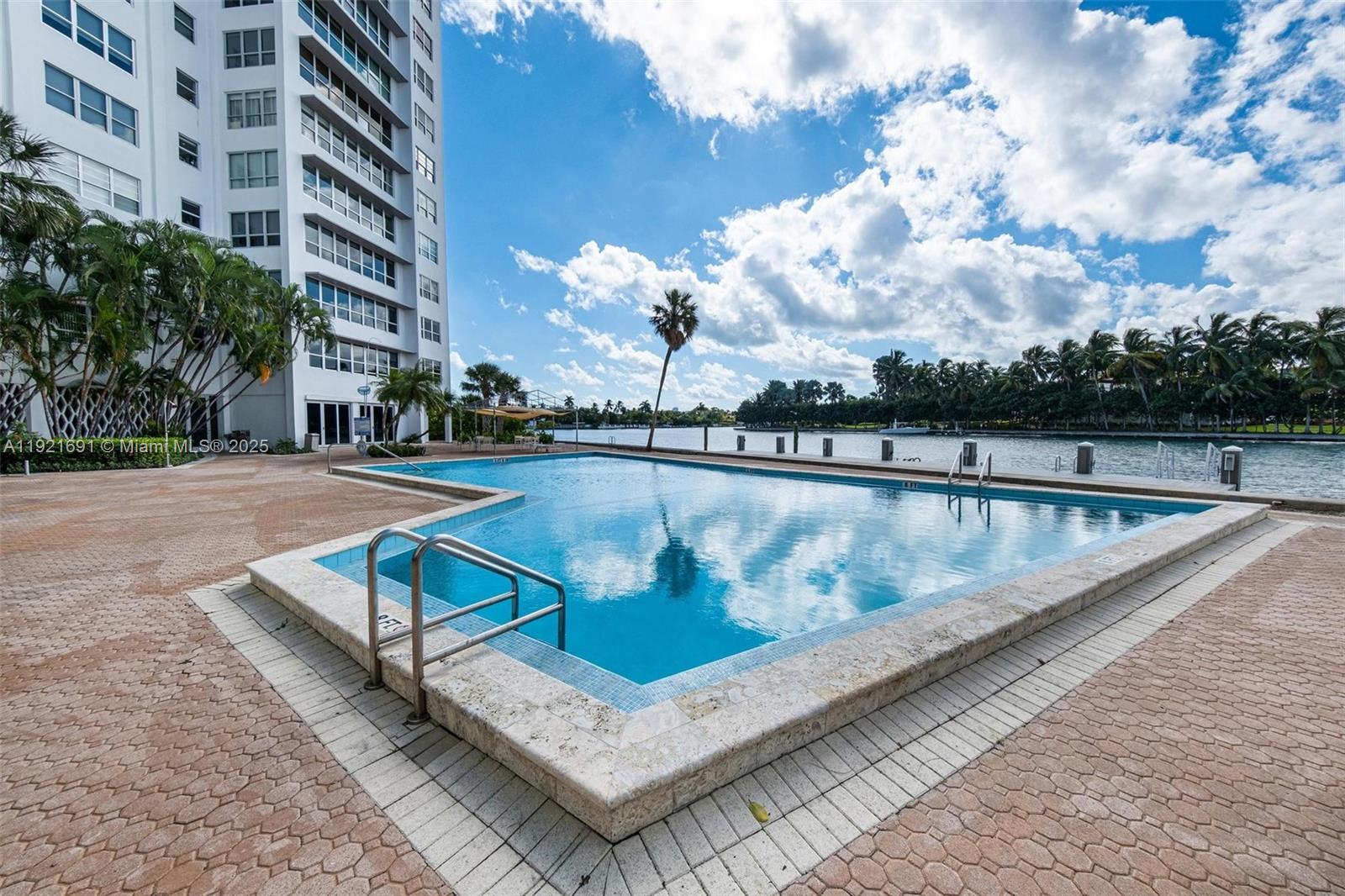 9100 W Bay Hbr Dr #5A Bay Harbor Islands, FL 33154