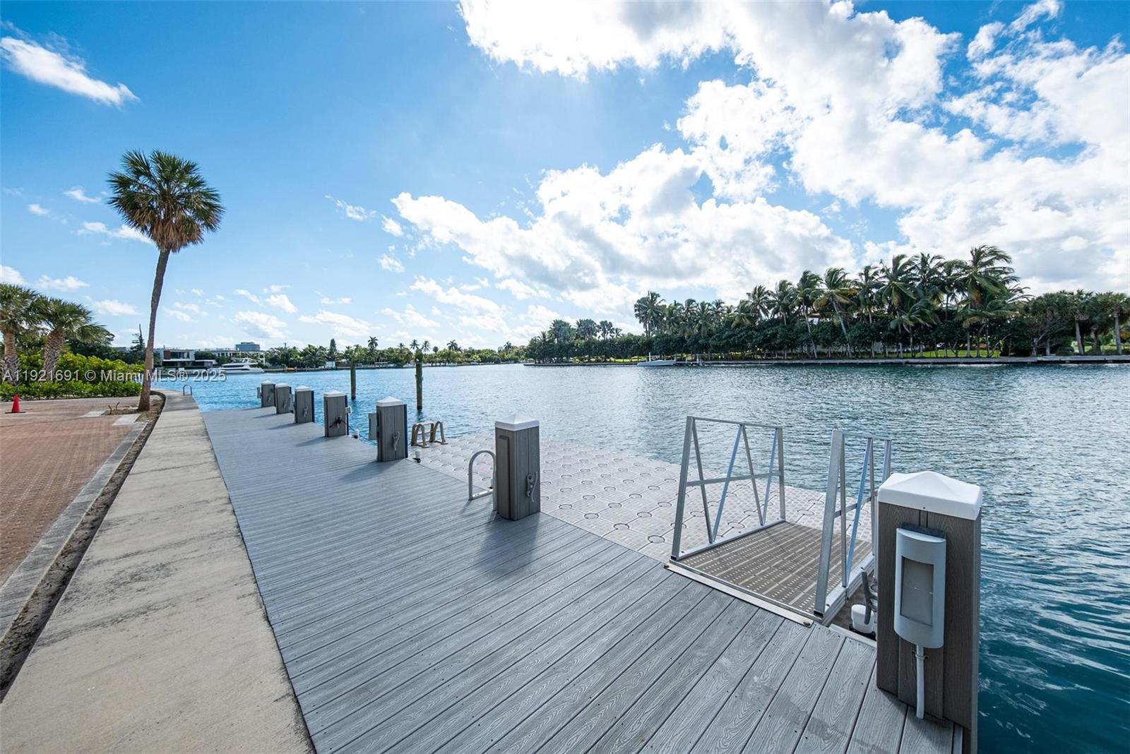 9100 W Bay Hbr Dr #5A Bay Harbor Islands, FL 33154