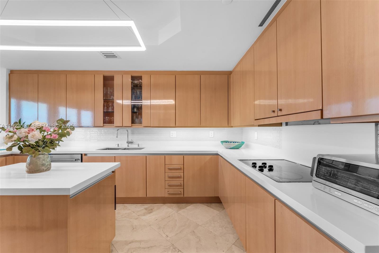 430 Grand Bay Dr #808 Key Biscayne, FL 33149