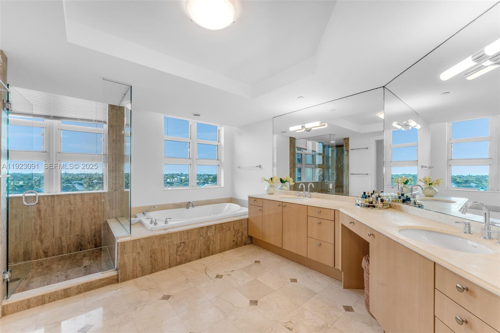 430 Grand Bay Dr #808 Key Biscayne, FL 33149