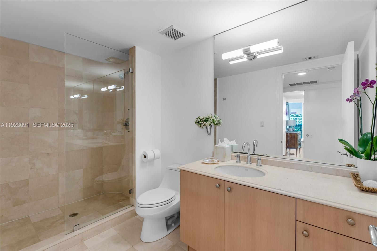 430 Grand Bay Dr #808 Key Biscayne, FL 33149