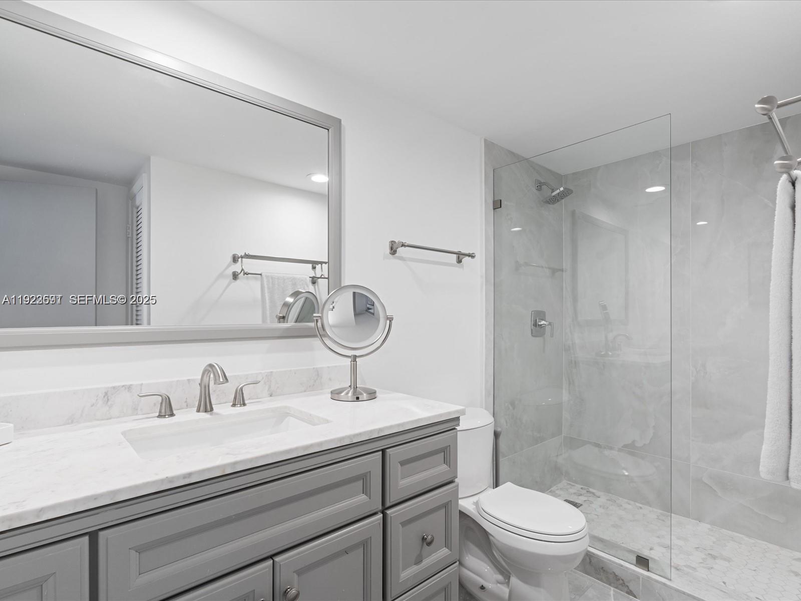 19370 E Collins Ave #625 Sunny Isles Beach, FL 33160