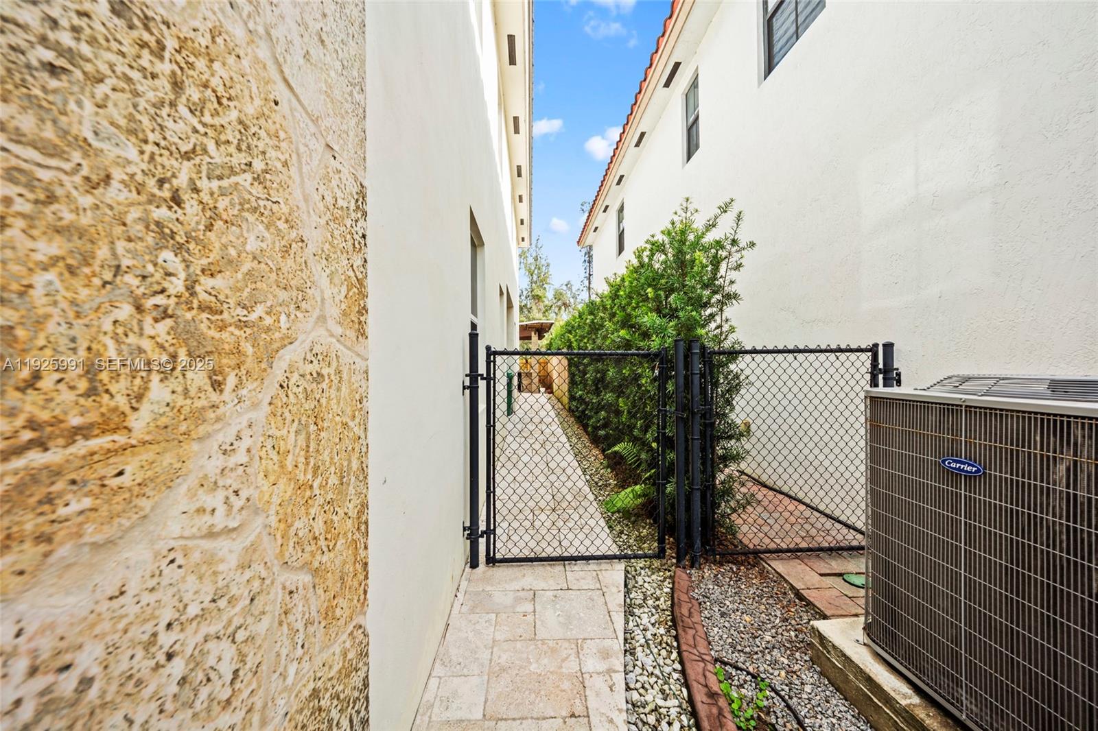 6933 NW 104th Ct Doral, FL 33178