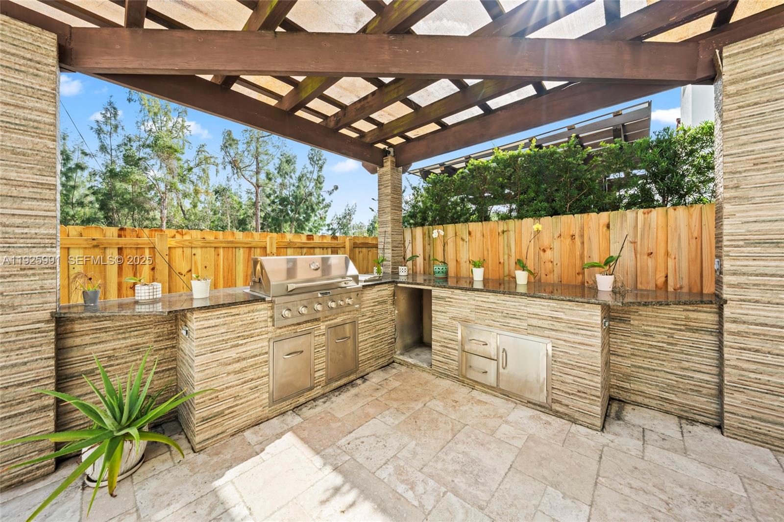 6933 NW 104th Ct Doral, FL 33178