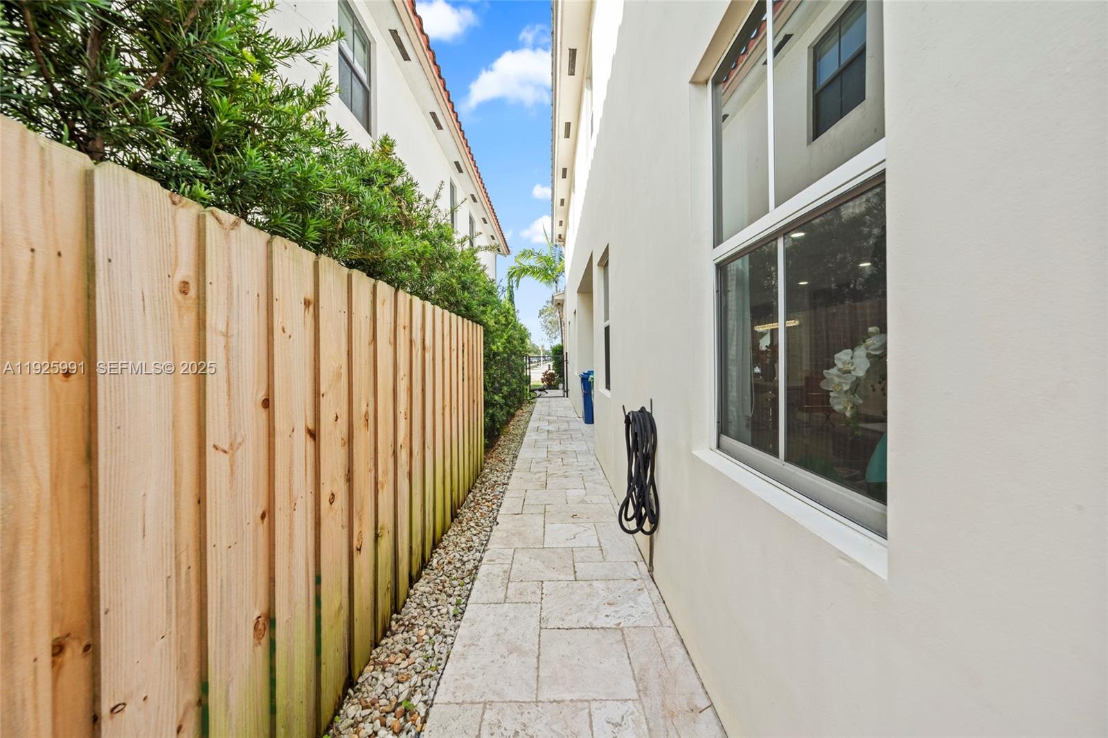 6933 NW 104th Ct Doral, FL 33178