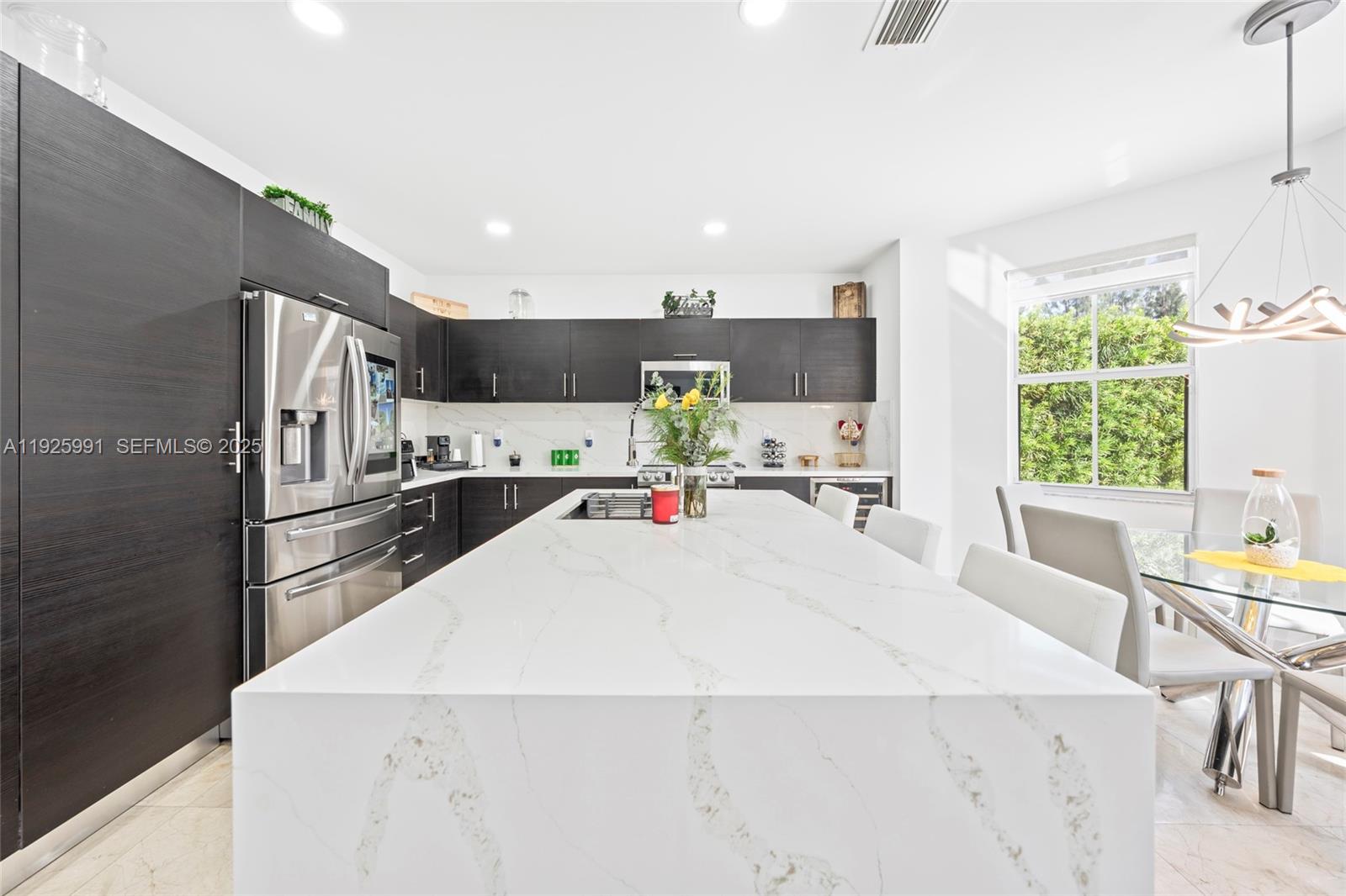 6933 NW 104th Ct Doral, FL 33178