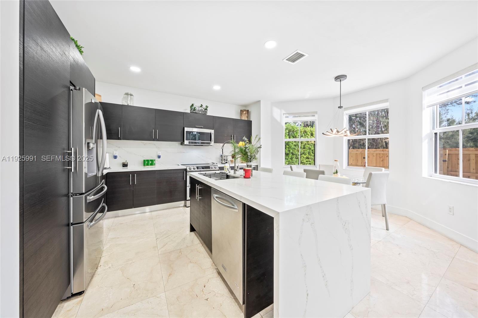 6933 NW 104th Ct Doral, FL 33178