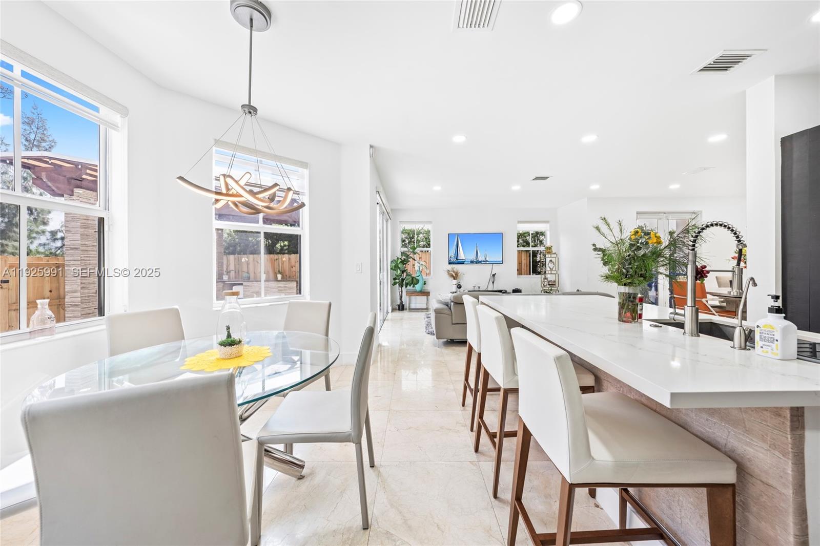 6933 NW 104th Ct Doral, FL 33178