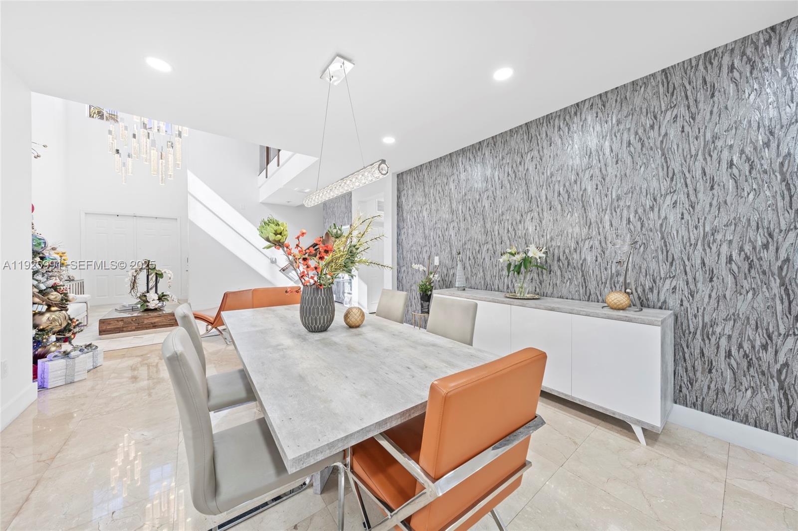 6933 NW 104th Ct Doral, FL 33178