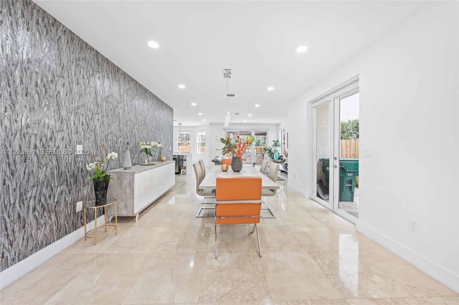 6933 NW 104th Ct Doral, FL 33178