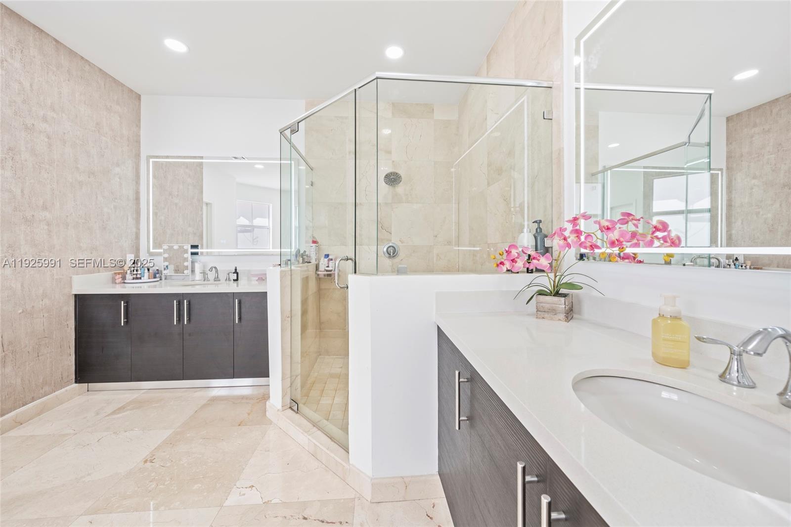 6933 NW 104th Ct Doral, FL 33178