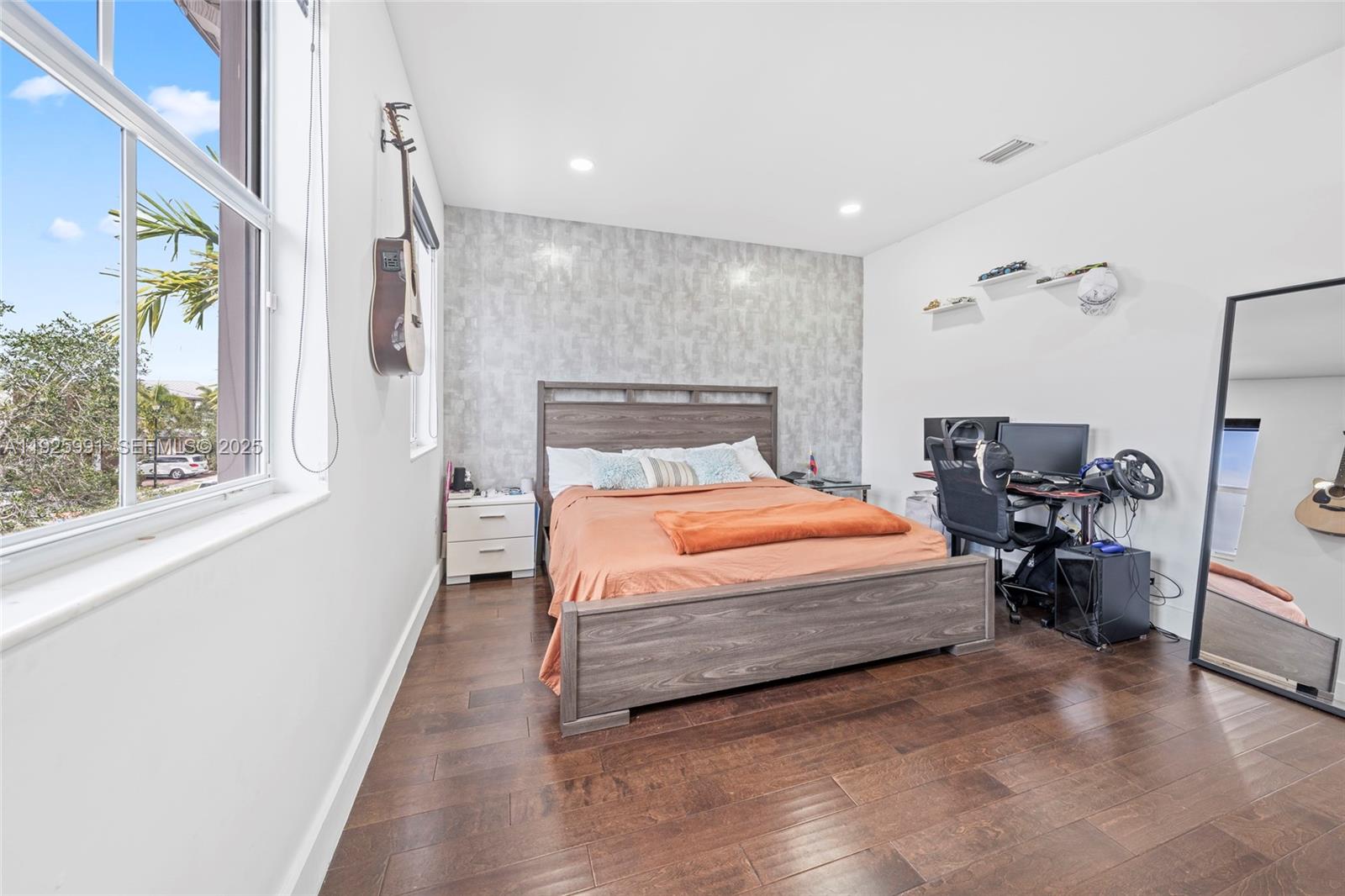 6933 NW 104th Ct Doral, FL 33178