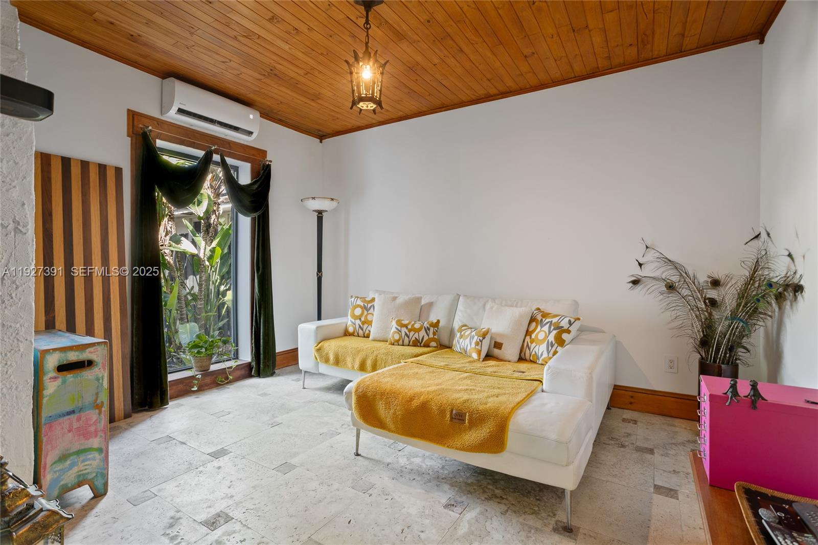 452 SW 21st Rd Miami, FL 33129