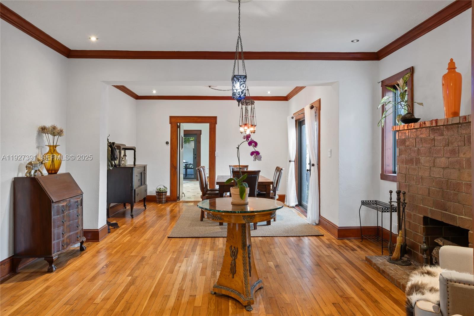 452 SW 21st Rd Miami, FL 33129