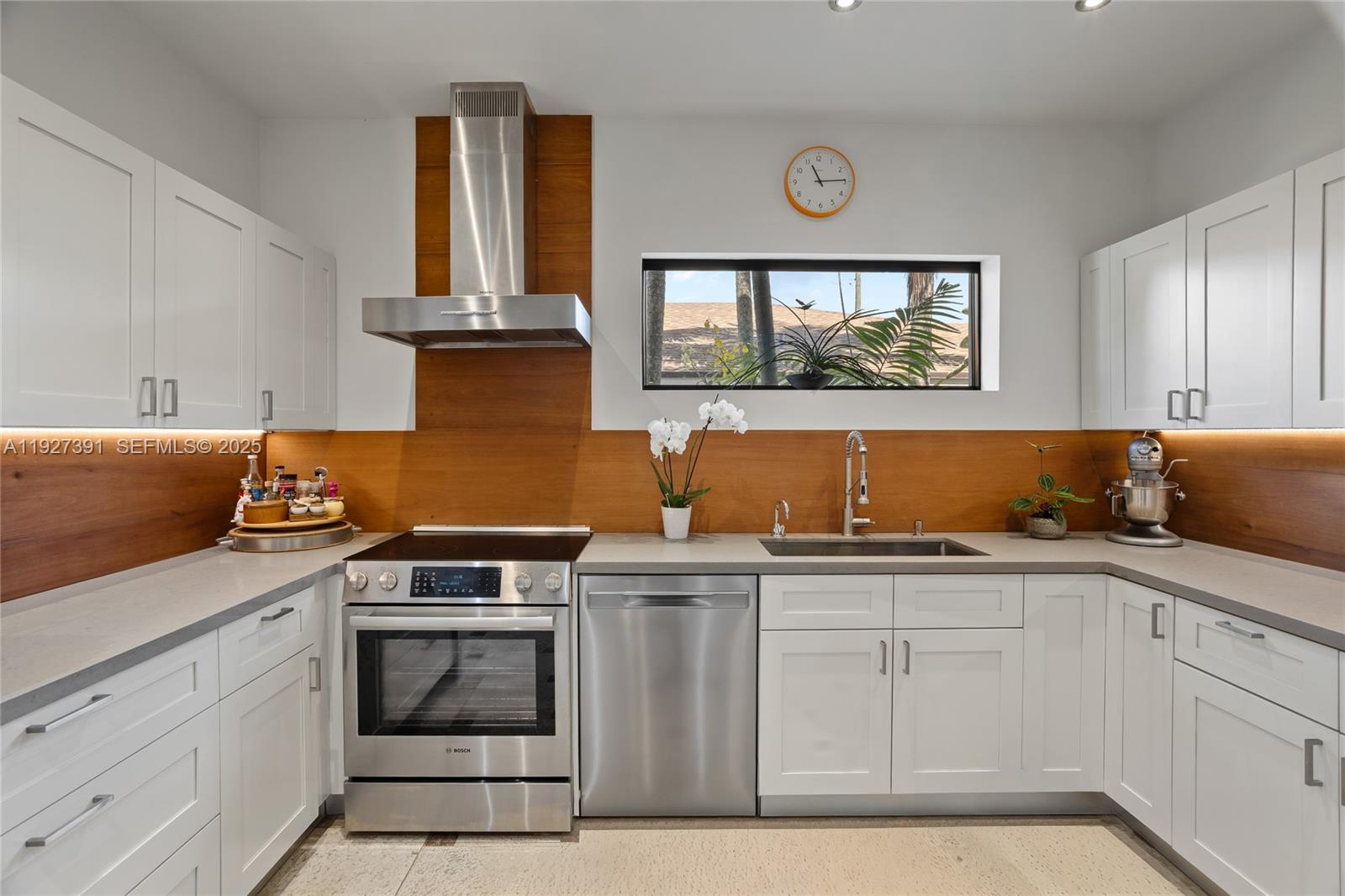 452 SW 21st Rd Miami, FL 33129