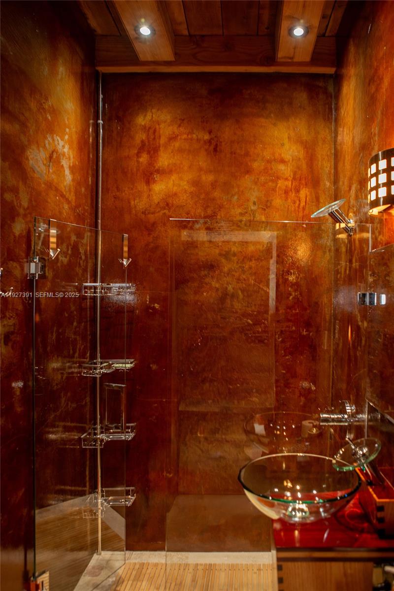 452 SW 21st Rd Miami, FL 33129