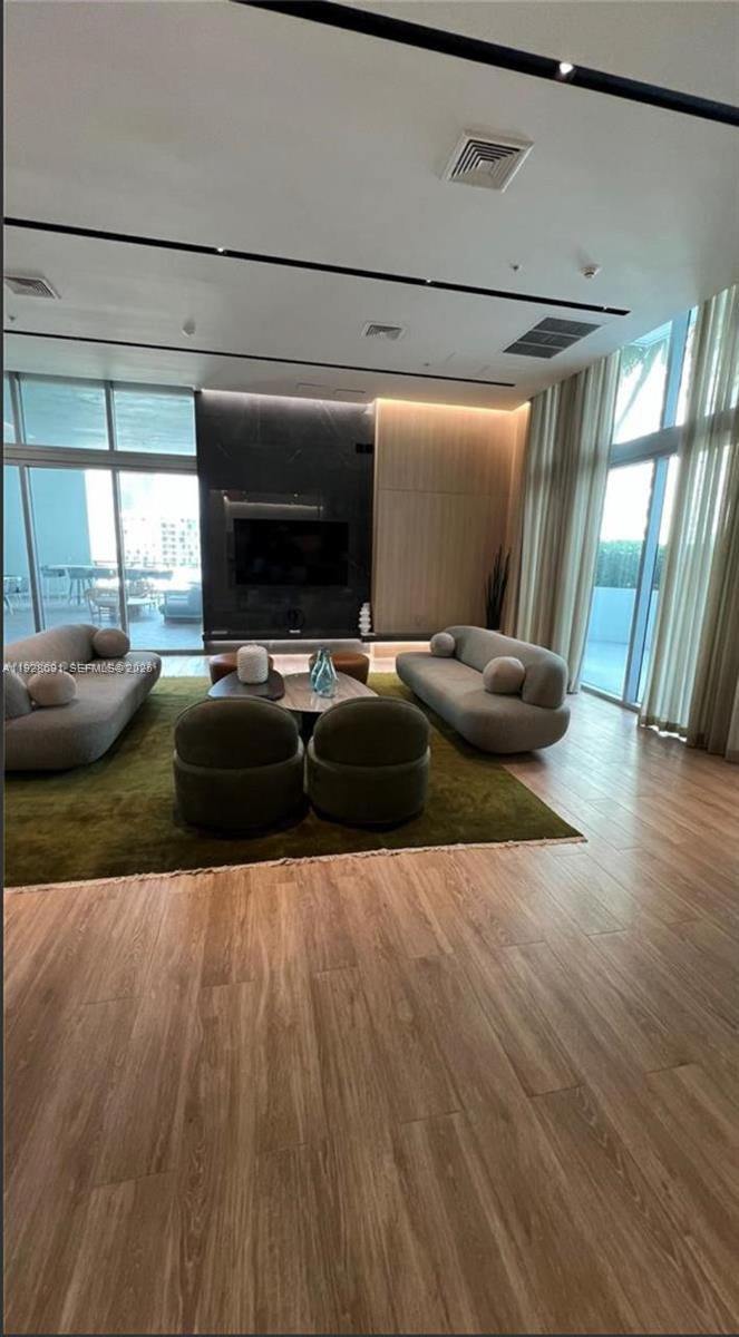 image The Ivy at Riverfront23