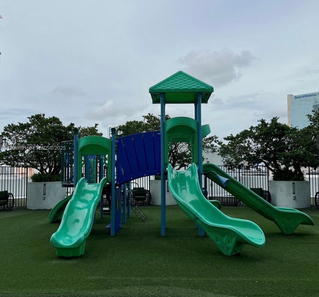 image The Ivy at Riverfront34