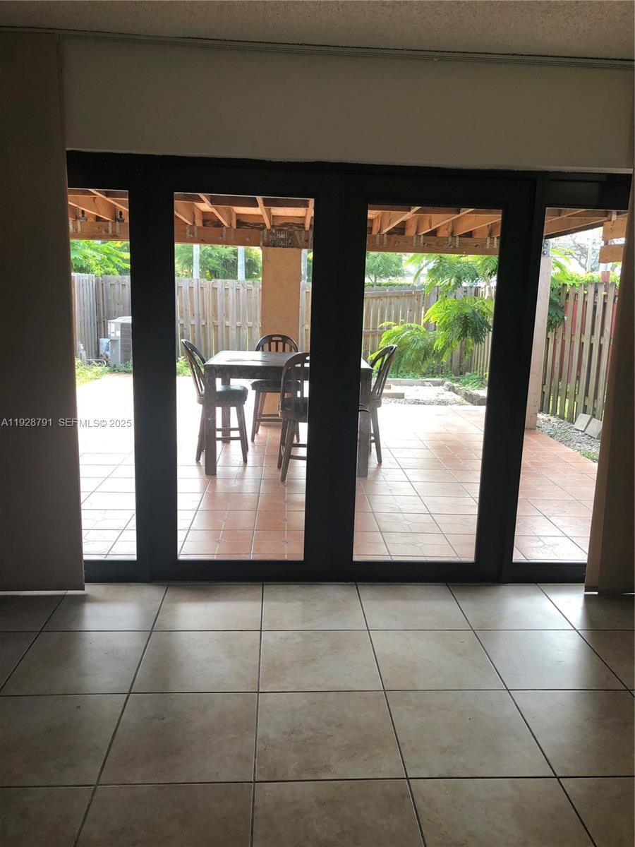 9525 SW 148th Ave Cir