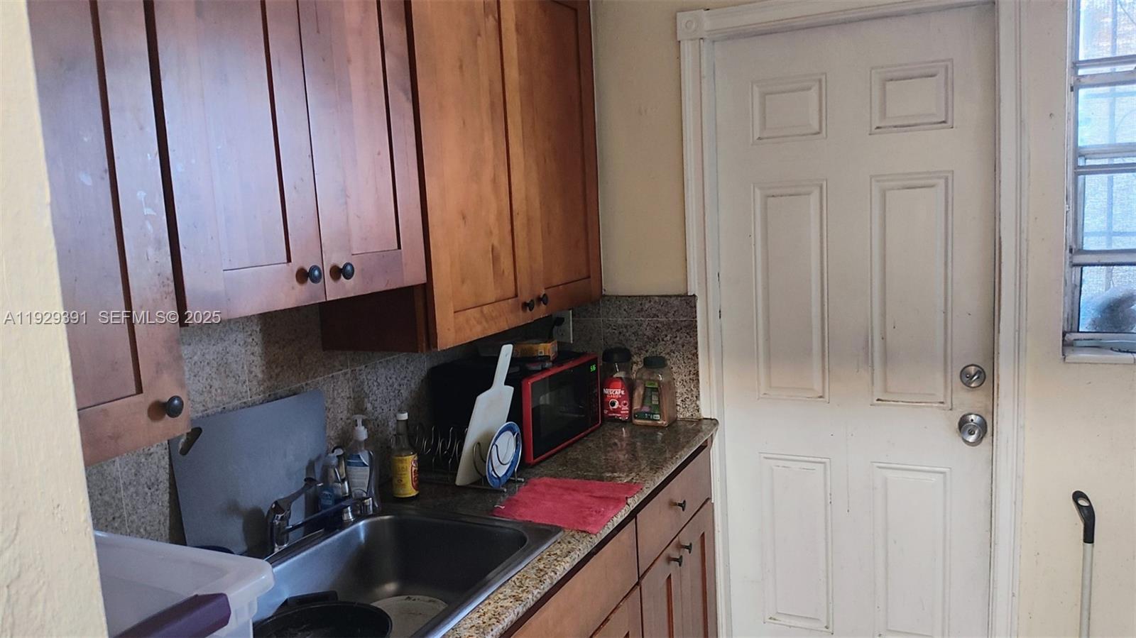 2238 NW 34th St Miami, FL 33142