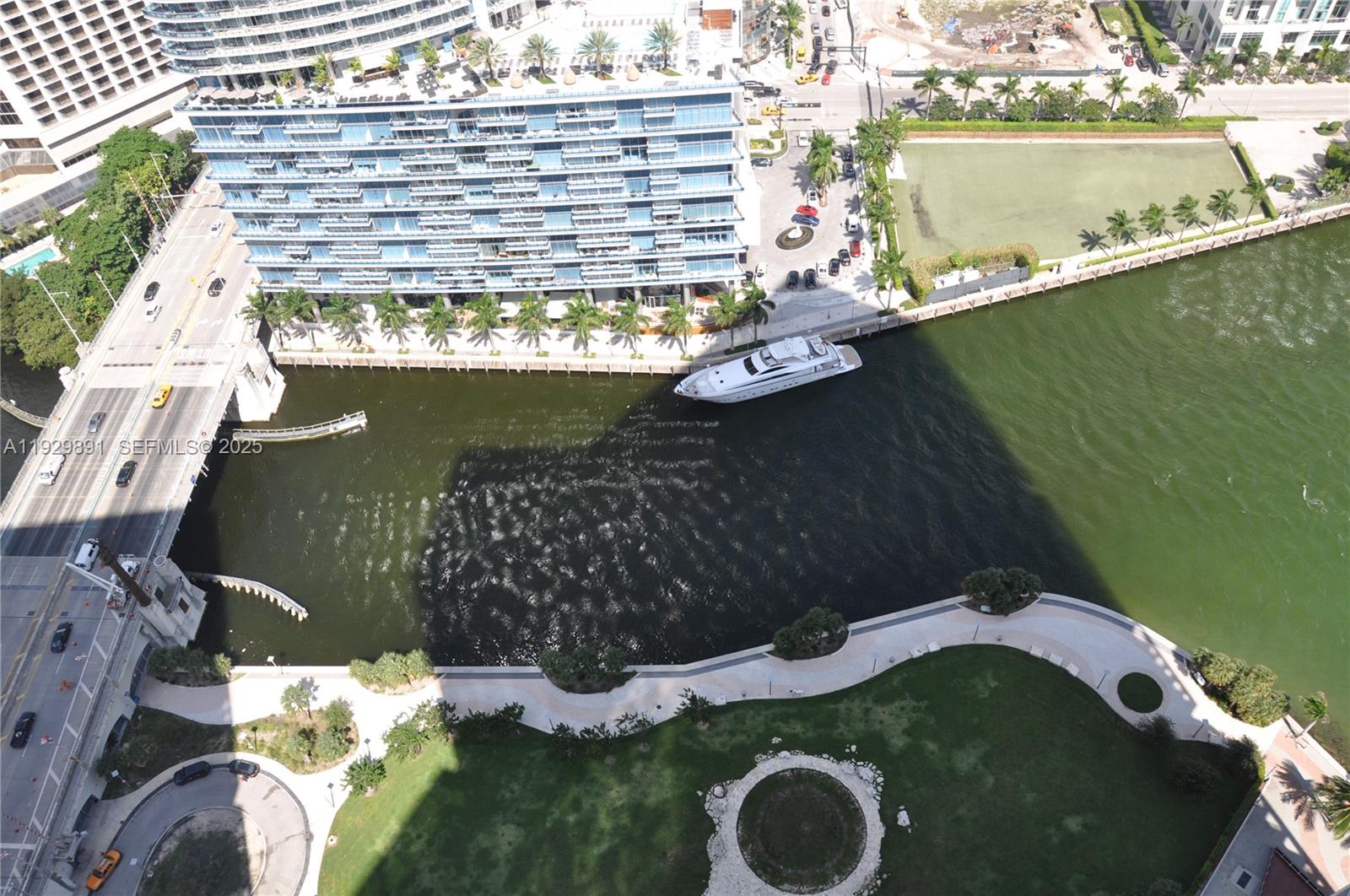 475 Brickell Ave #4215 Miami, FL 33131