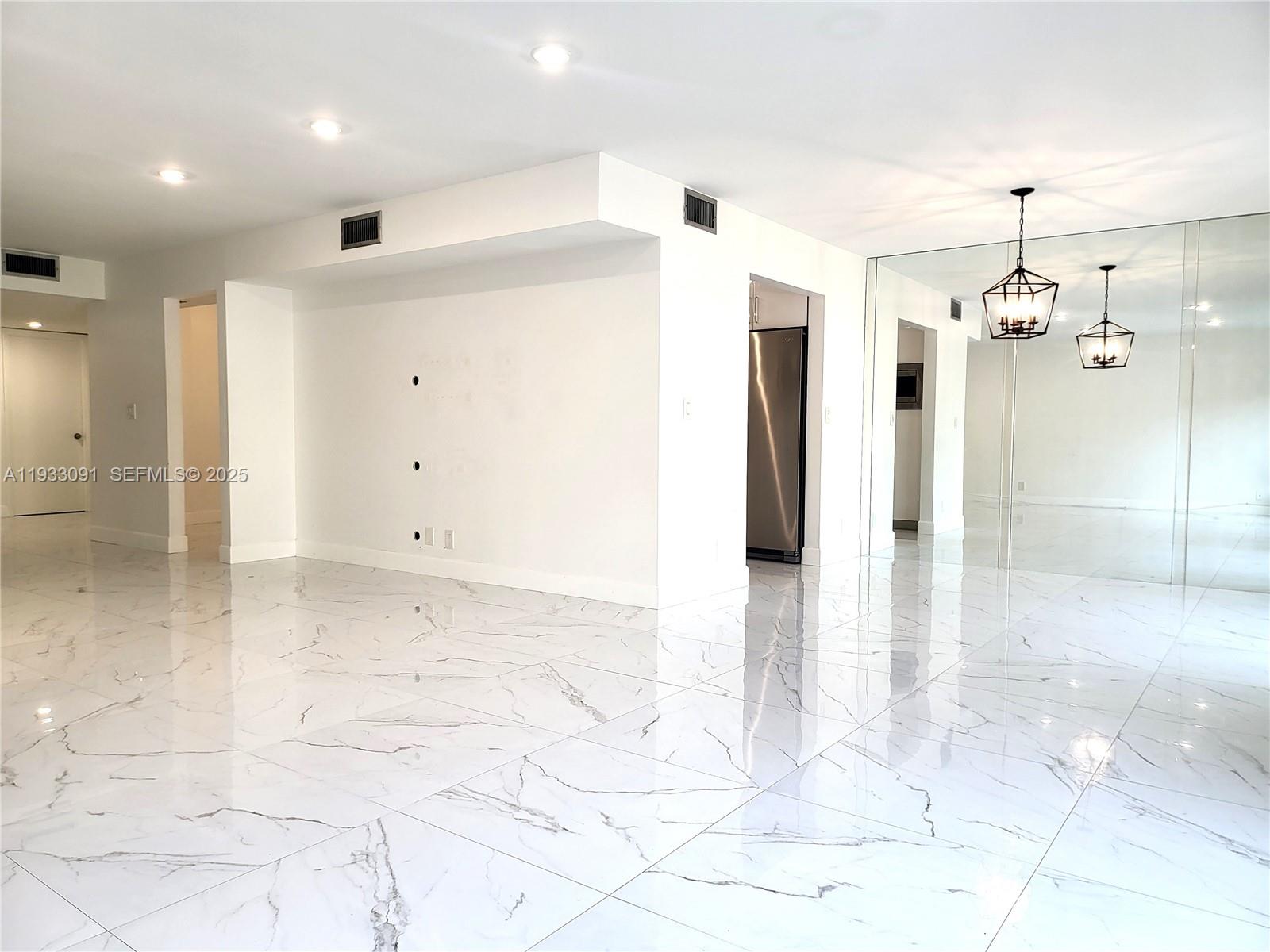 9723 N New Riv Canal Rd #416 Plantation, FL 33324