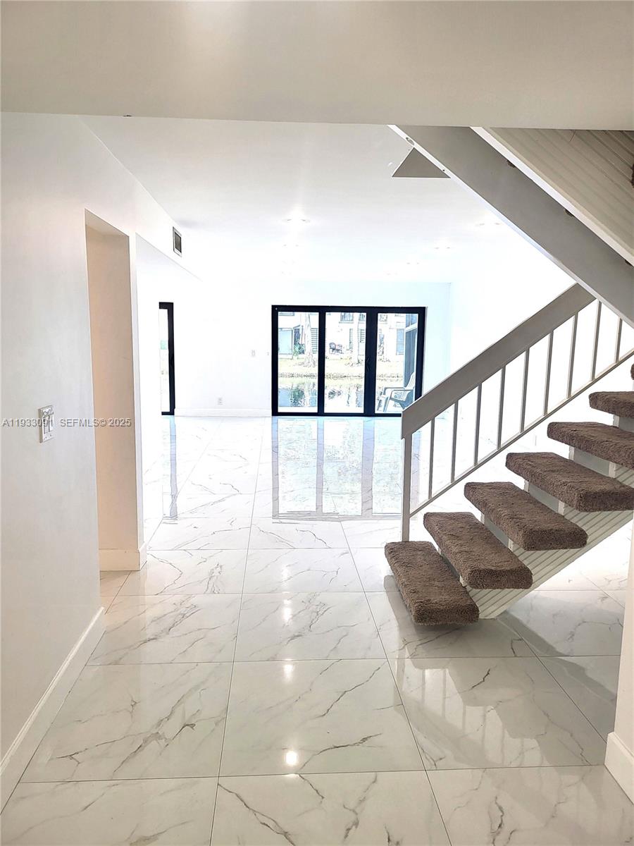 9723 N New Riv Canal Rd #416 Plantation, FL 33324