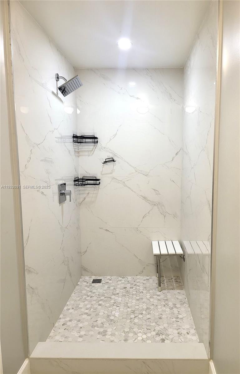 9723 N New Riv Canal Rd #416 Plantation, FL 33324