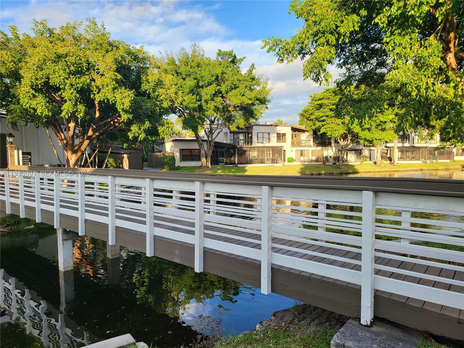 9723 N New Riv Canal Rd #416 Plantation, FL 33324