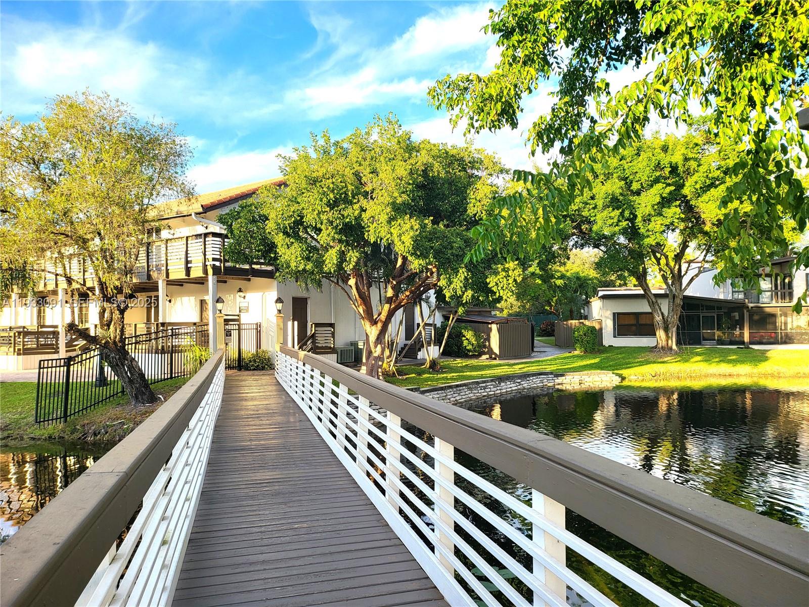 9723 N New Riv Canal Rd #416 Plantation, FL 33324