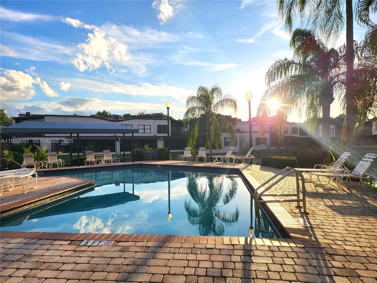 9723 N New Riv Canal Rd #416 Plantation, FL 33324