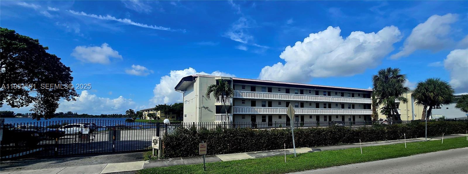 18900 NE 14th Ave #D105