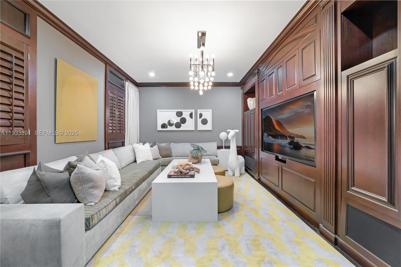 5077 N Bay Rd Miami Beach, FL 33140