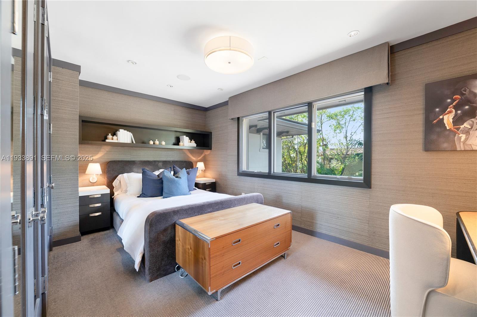 5077 N Bay Rd Miami Beach, FL 33140