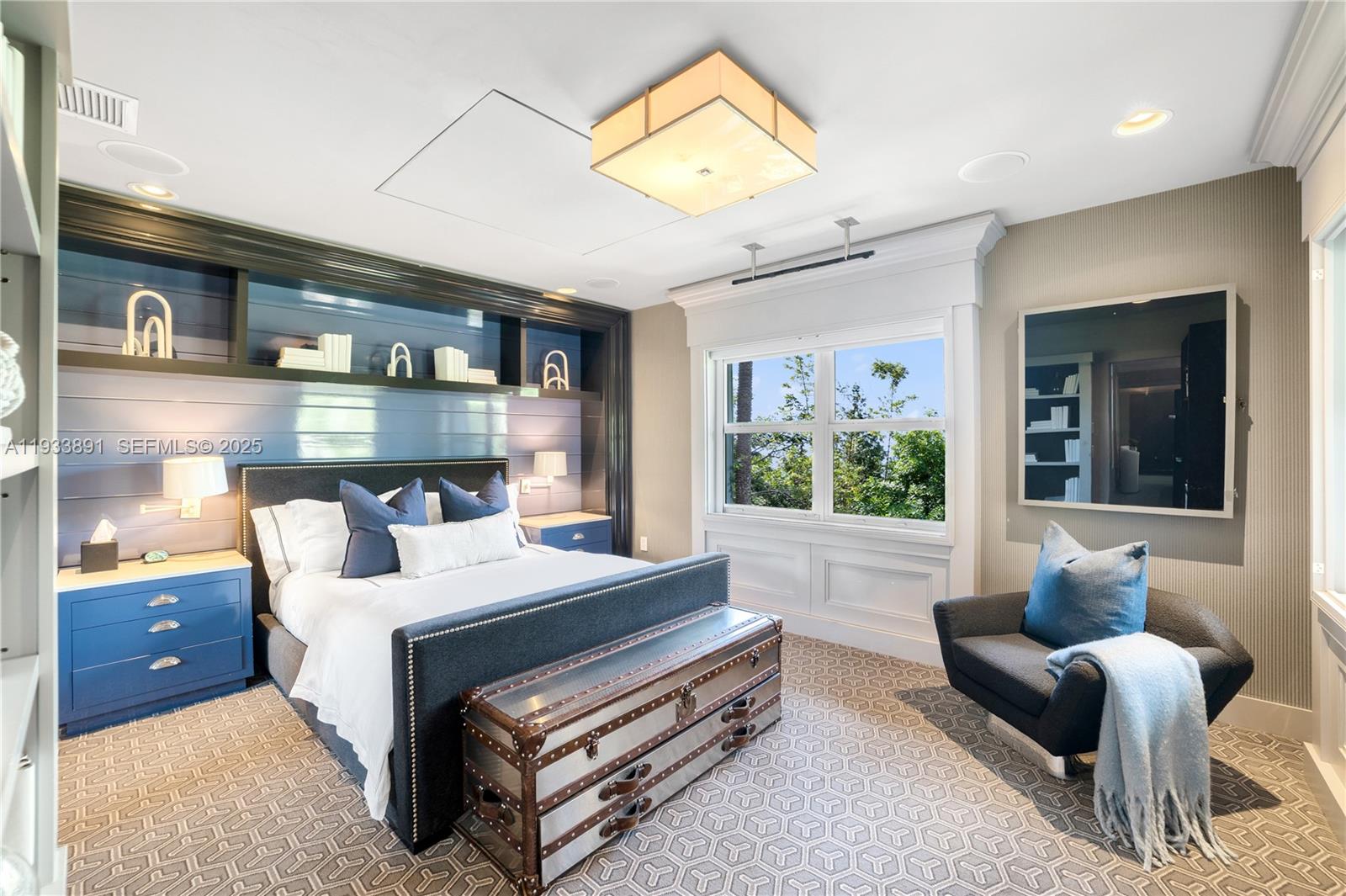 5077 N Bay Rd Miami Beach, FL 33140