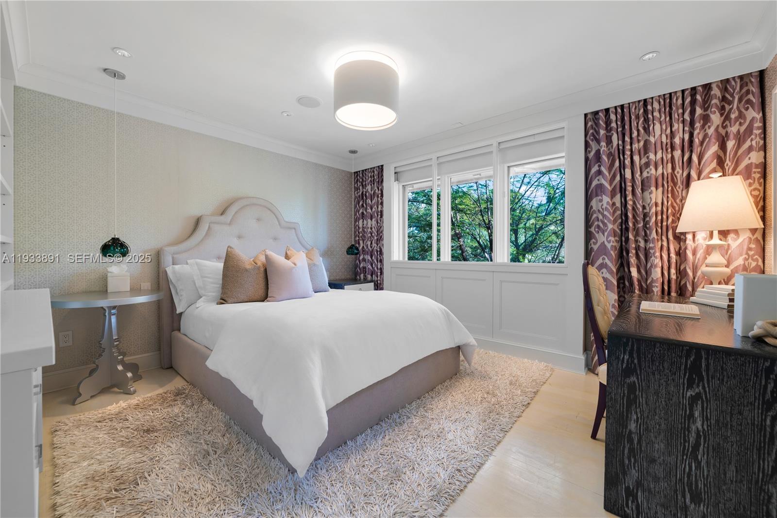 5077 N Bay Rd Miami Beach, FL 33140