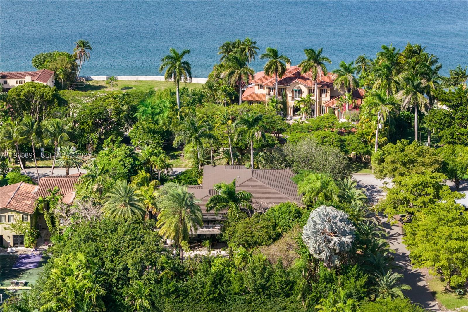 5077 N Bay Rd Miami Beach, FL 33140