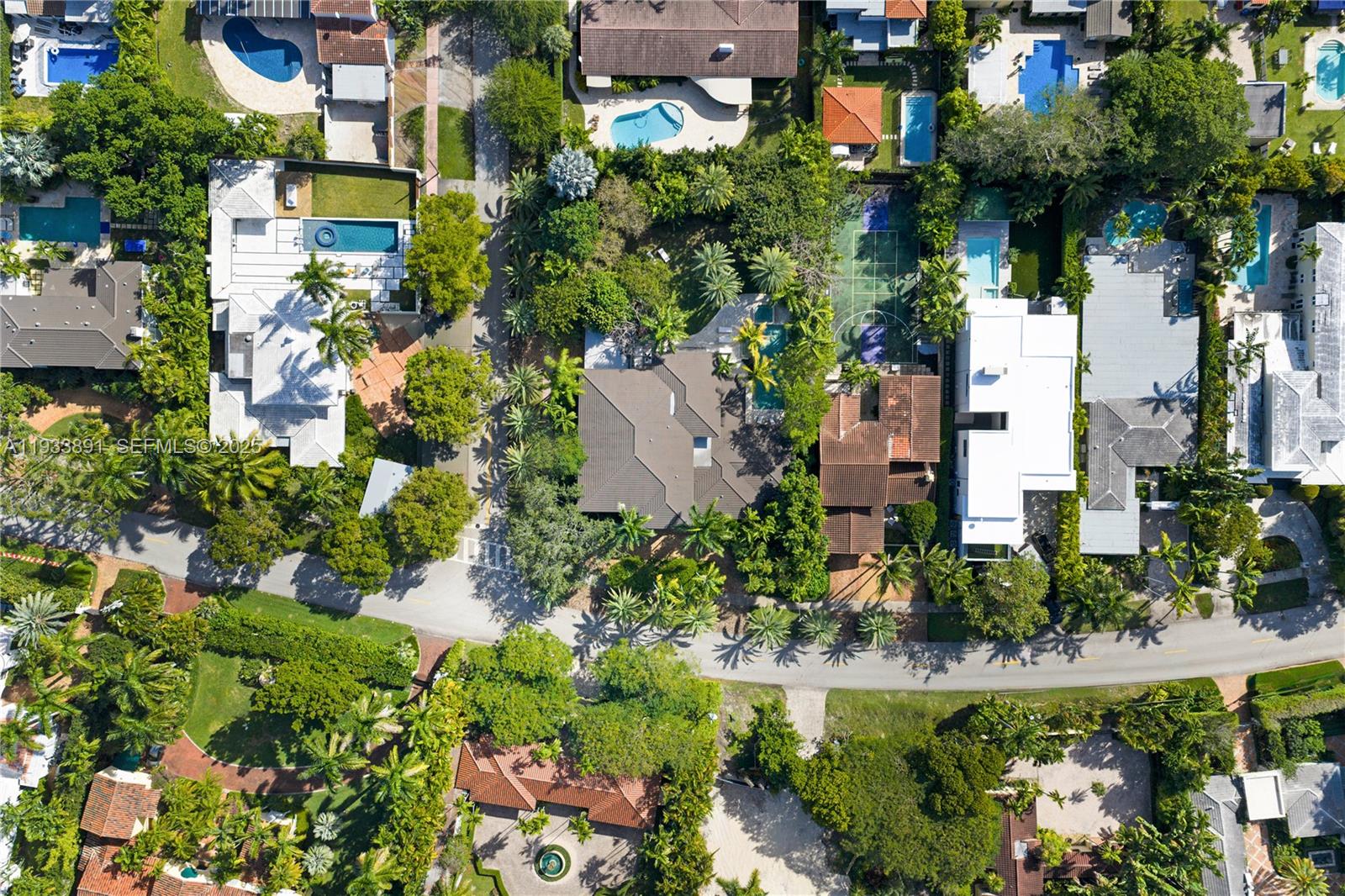 5077 N Bay Rd Miami Beach, FL 33140