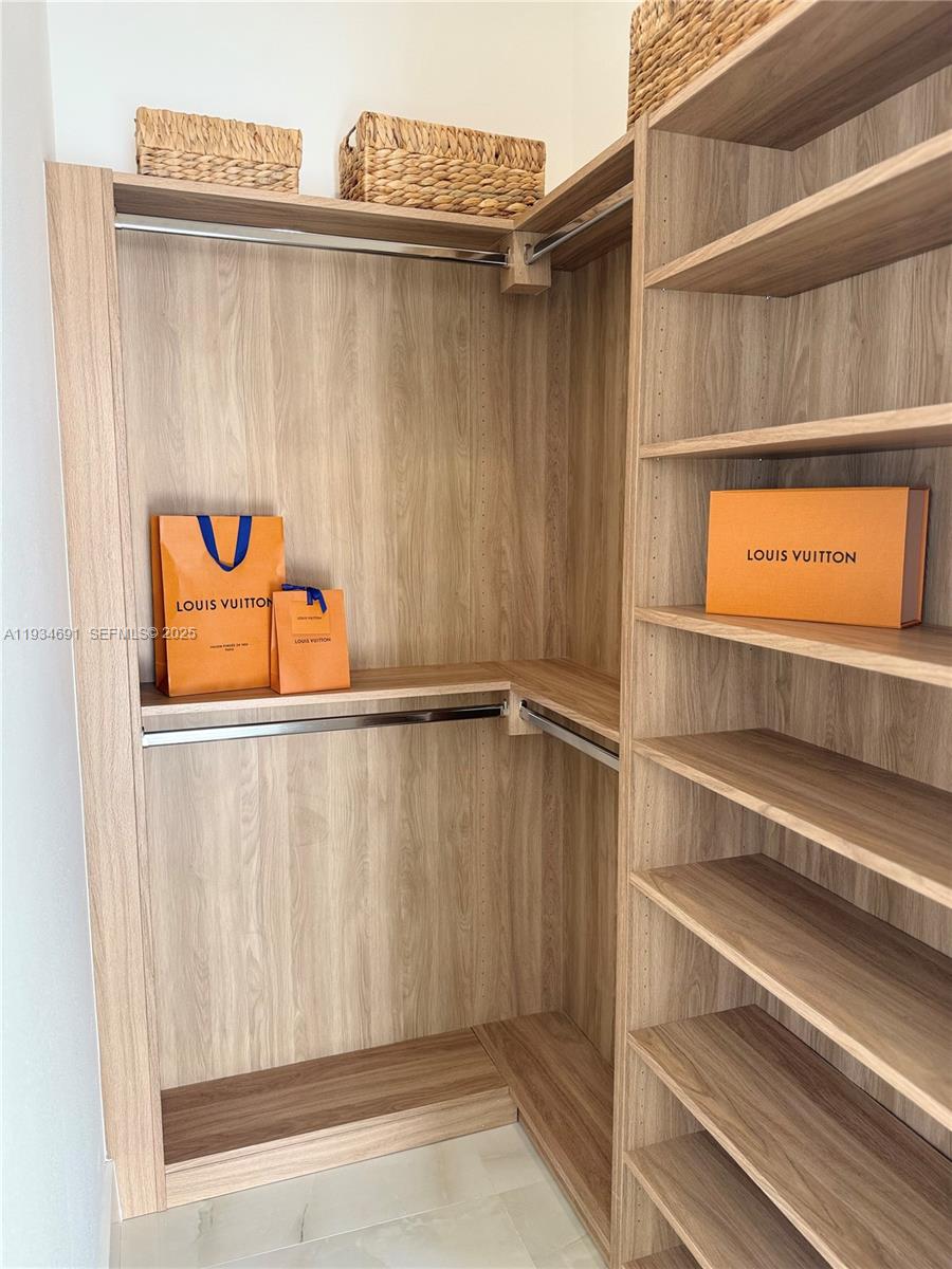 260 NW 119th St Miami, FL 33168